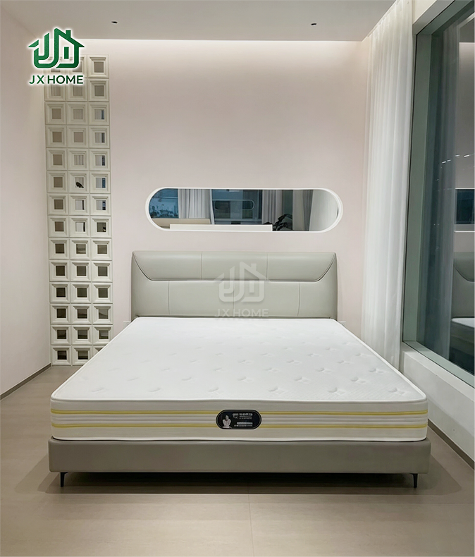 Italian-Style Light Luxury Upholstered Bed